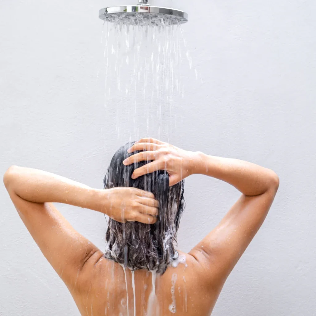 how_to_properly_wash_your_hair_Hero